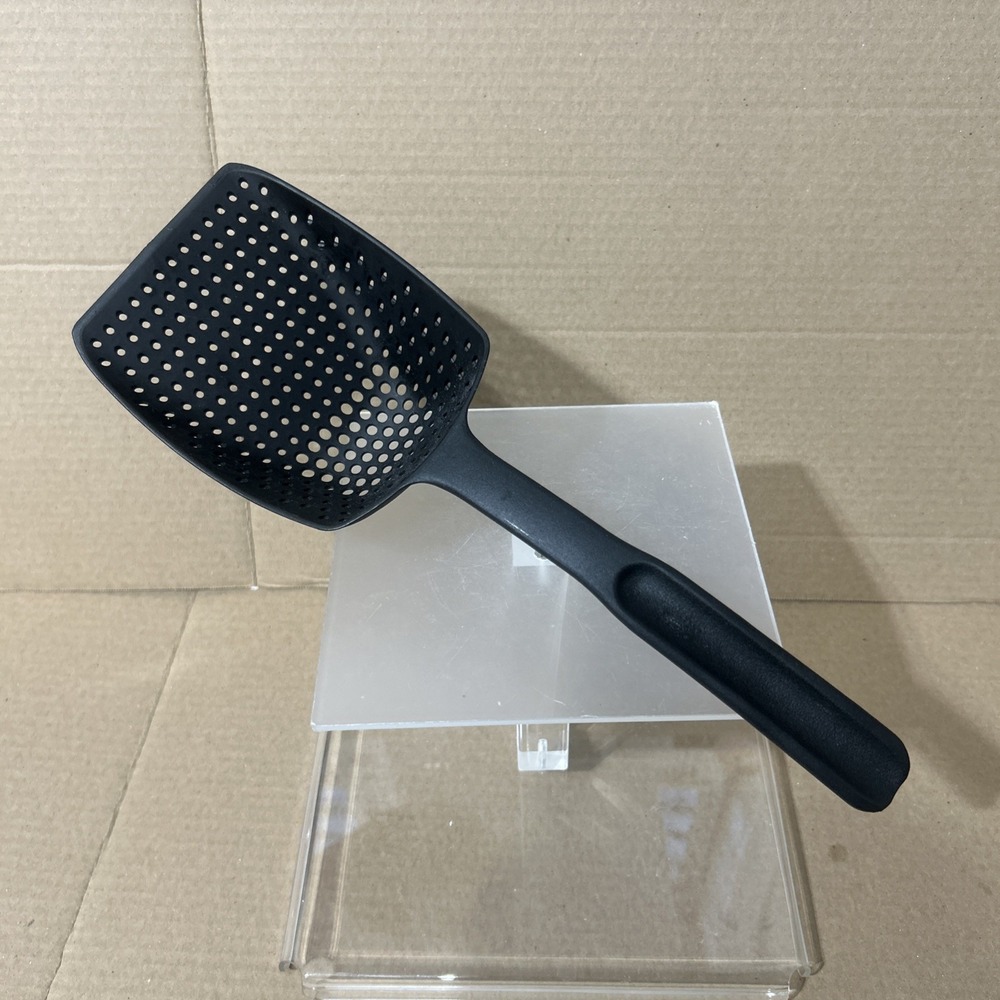 Pampered Chef Scoop 'N Drain #1622 Black Collander USA Strainer Sifter